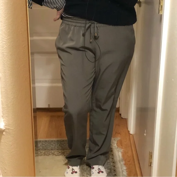 Marc New York Women’s Trousers, Slacks with Elastic Waist - Picture 2 of 5